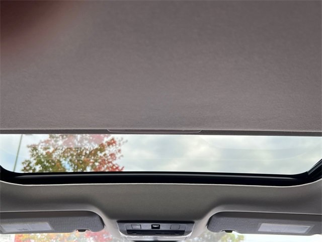 2025 Nissan Sentra SR photo 4