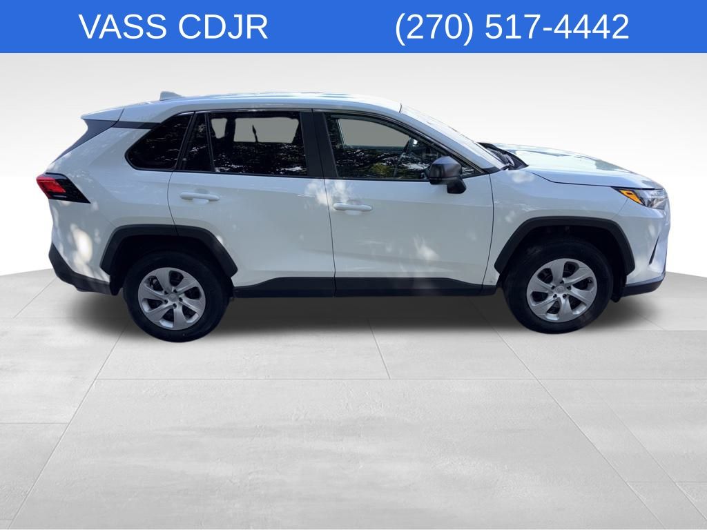 2024 Toyota RAV4 LE photo 4