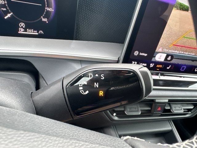 2025 Volkswagen Tiguan SE photo 26
