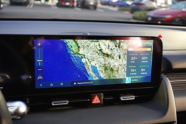 Used 2025 Black Hyundai SEL image 26