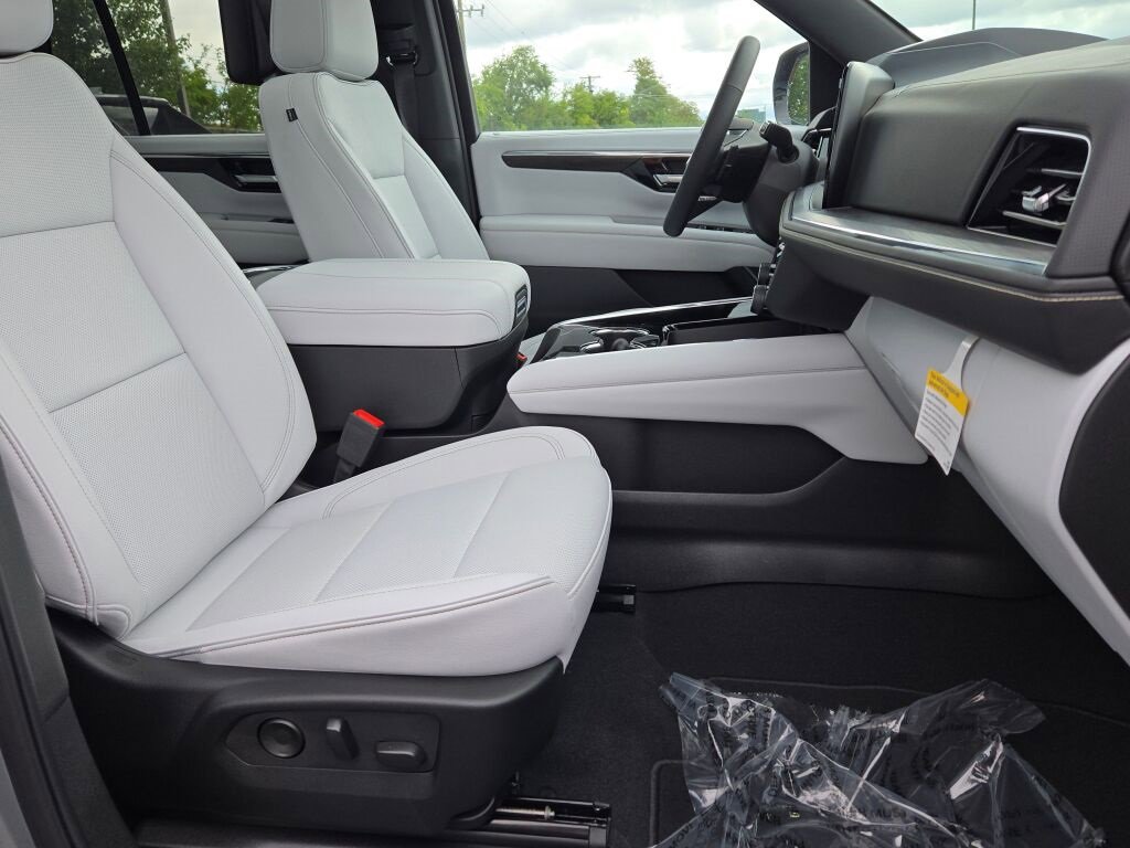 2025 Chevrolet Tahoe Premier photo 5
