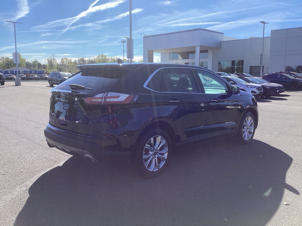 2022 Ford Edge Titanium photo 8
