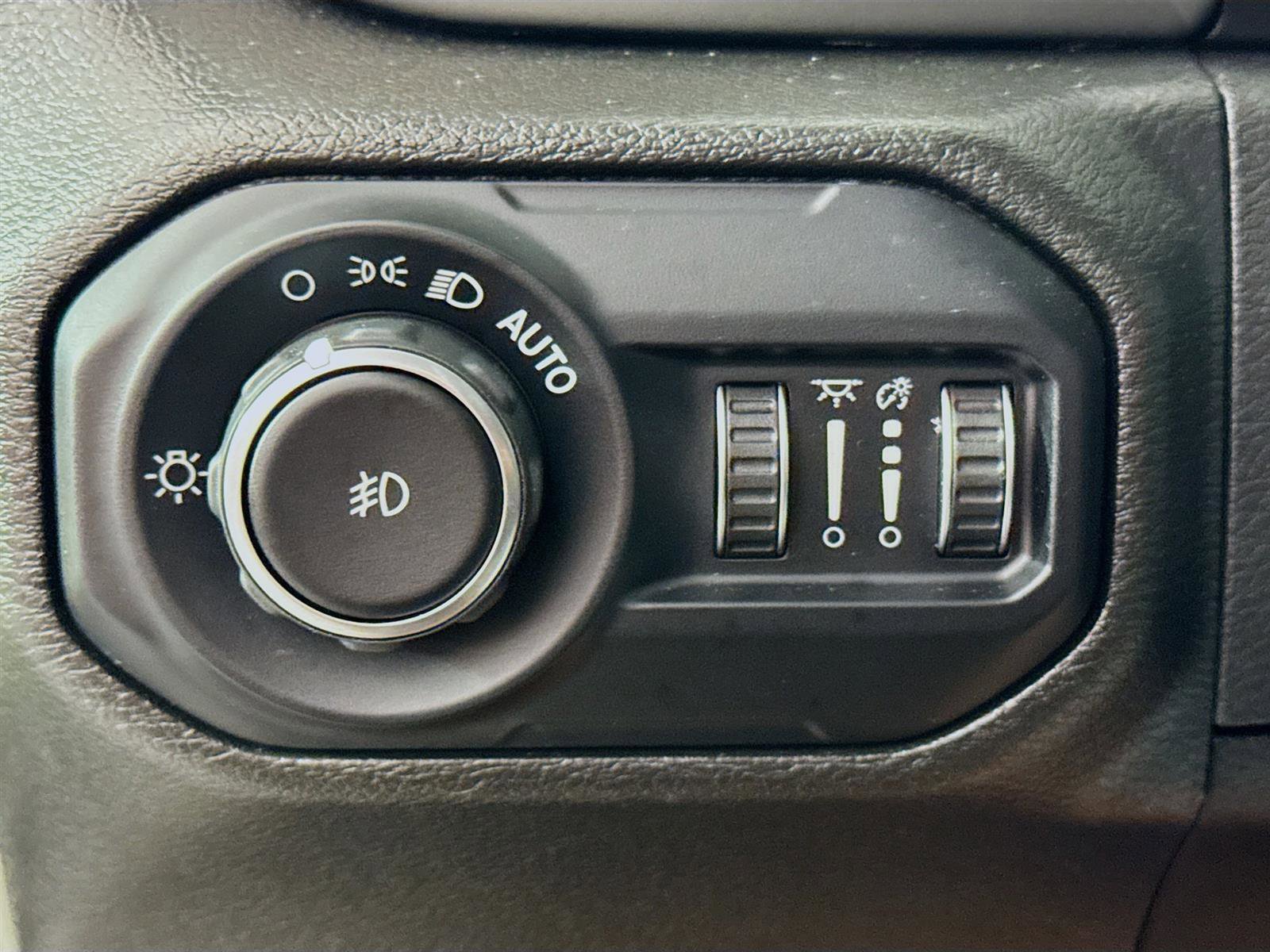 2022 Jeep Wrangler Unlimited Sahara photo 10