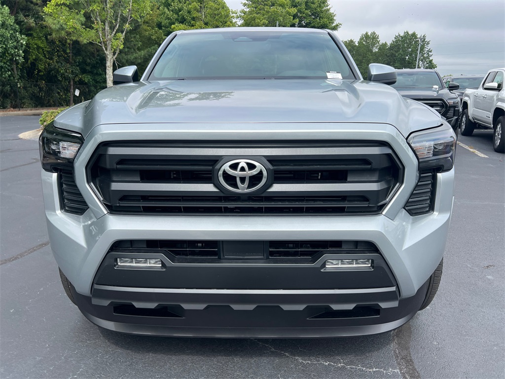 2025 Toyota Tacoma SR5 photo 8