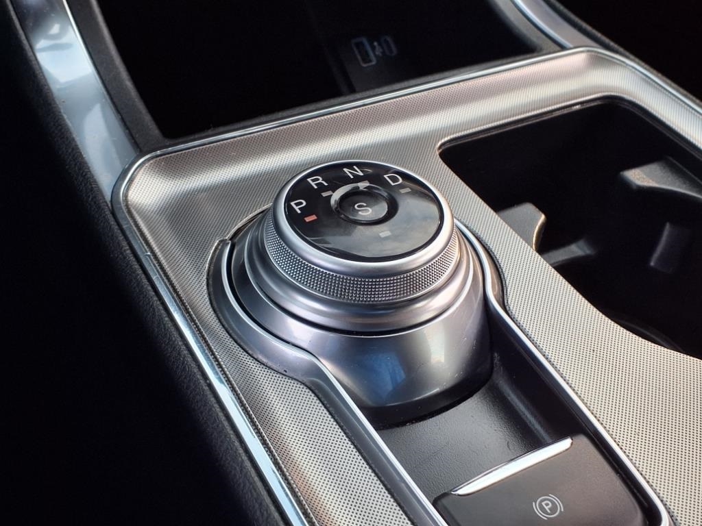 2022 Ford Edge Titanium photo 24