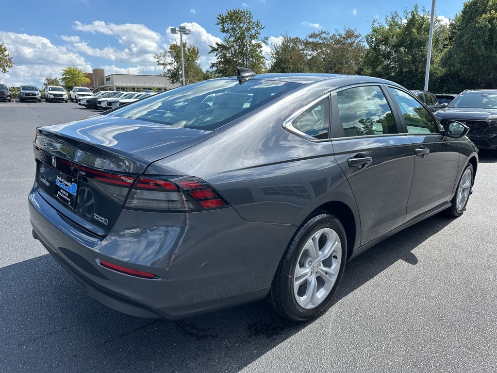 2025 Honda Accord LX photo 3