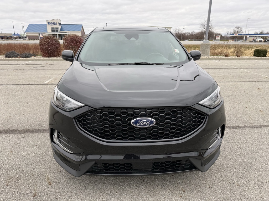 2024 Ford Edge ST-Line photo 2