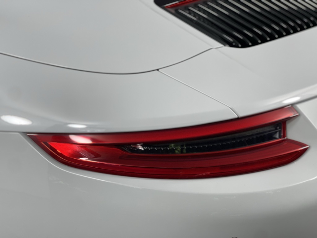 2017 Porsche 911 Cabriolet photo 22