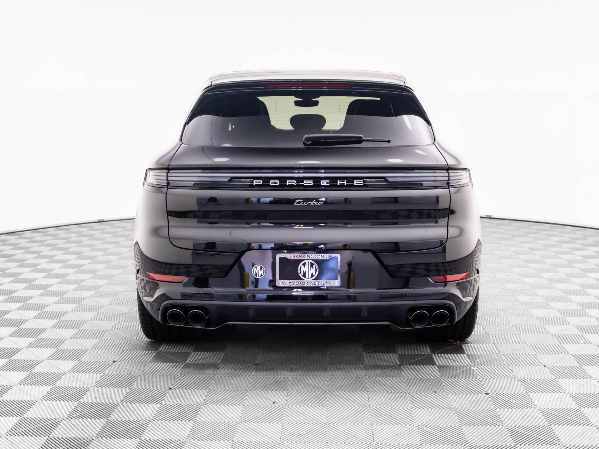 2025 Porsche Cayenne E-Hybrid Turbo photo 9