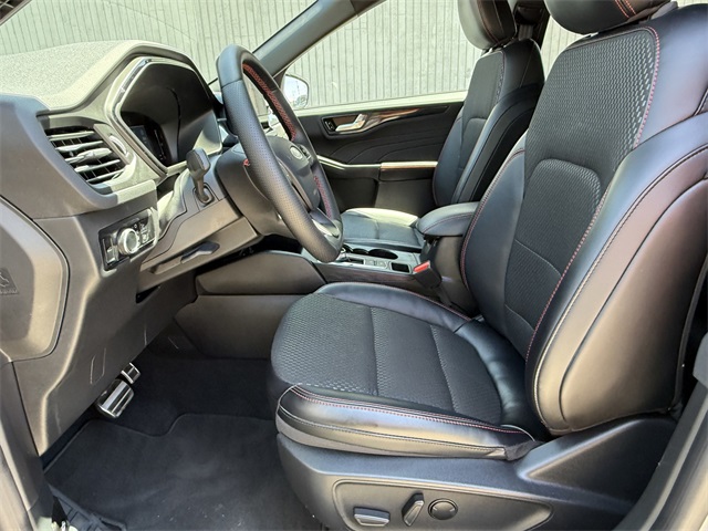 2024 Ford Escape ST-Line photo 15