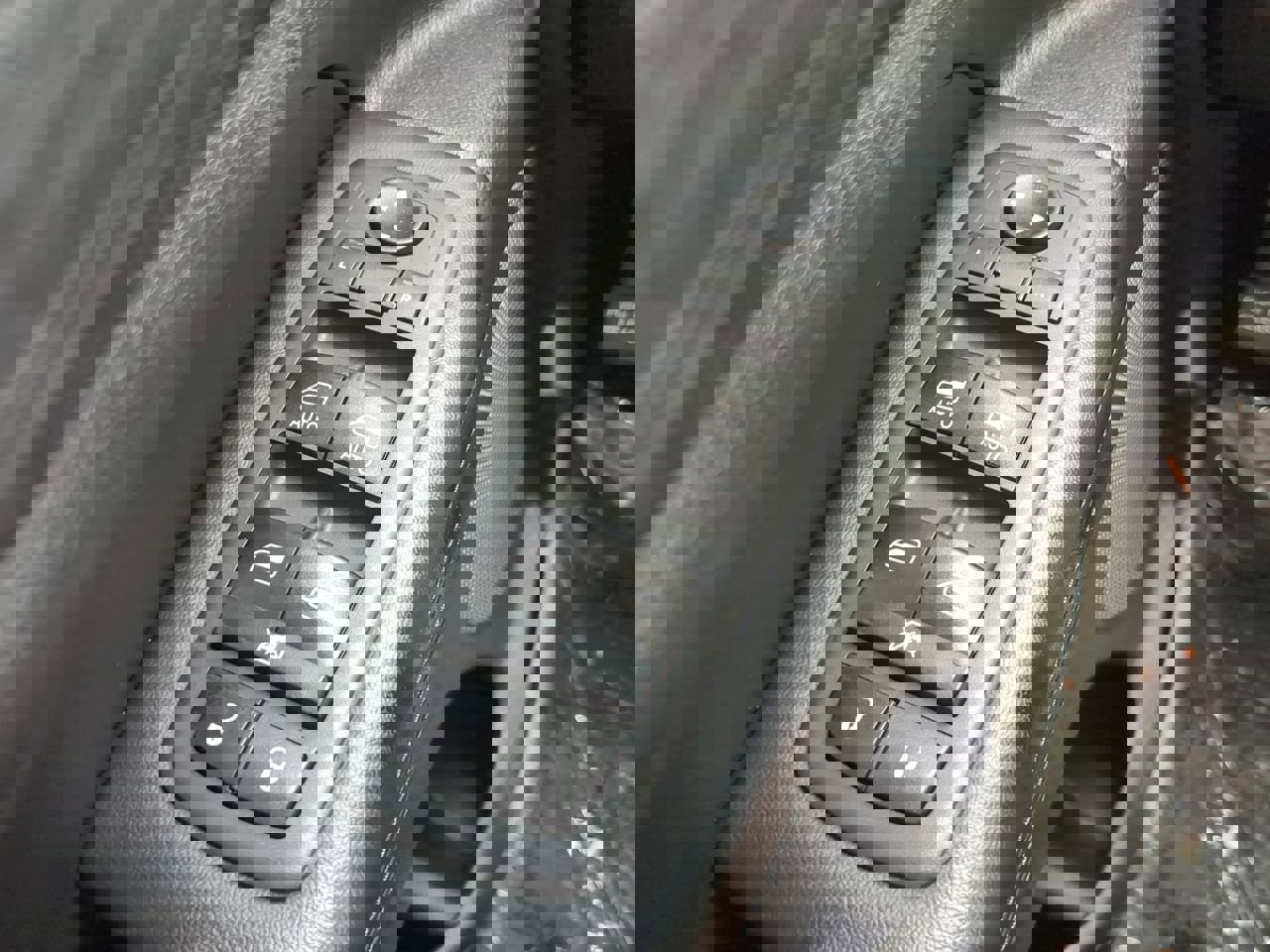 2020 Jeep Grand Cherokee Altitude photo 33