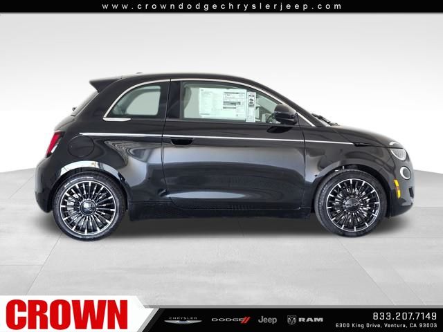 2025 Fiat 500e La Prima photo 4