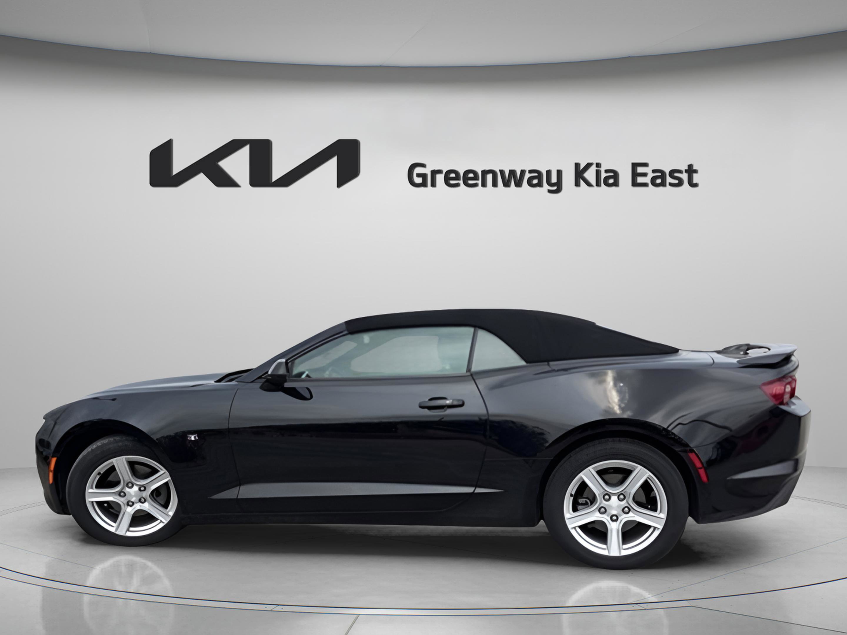 2023 Chevrolet Camaro 2LT photo 4