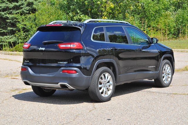 2017 Jeep Cherokee Limited photo 2