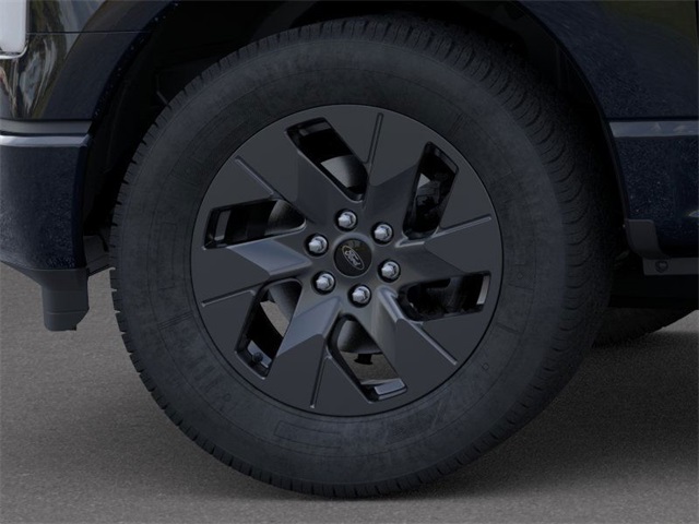 2025 Ford F-150 Lightning photo 18