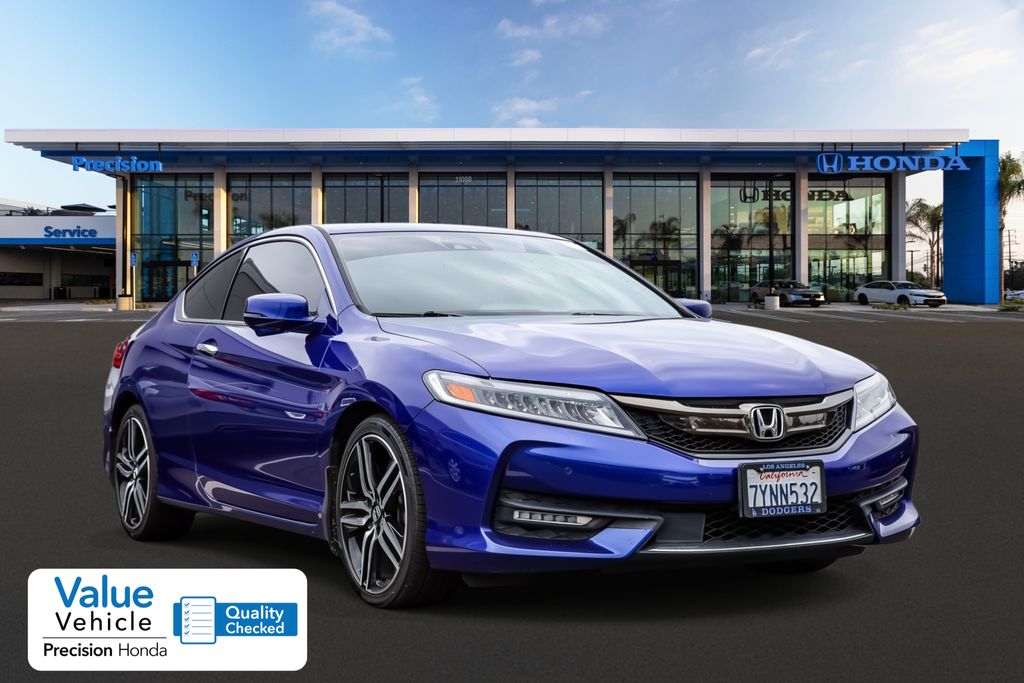 2017 Honda Accord Touring's photo
