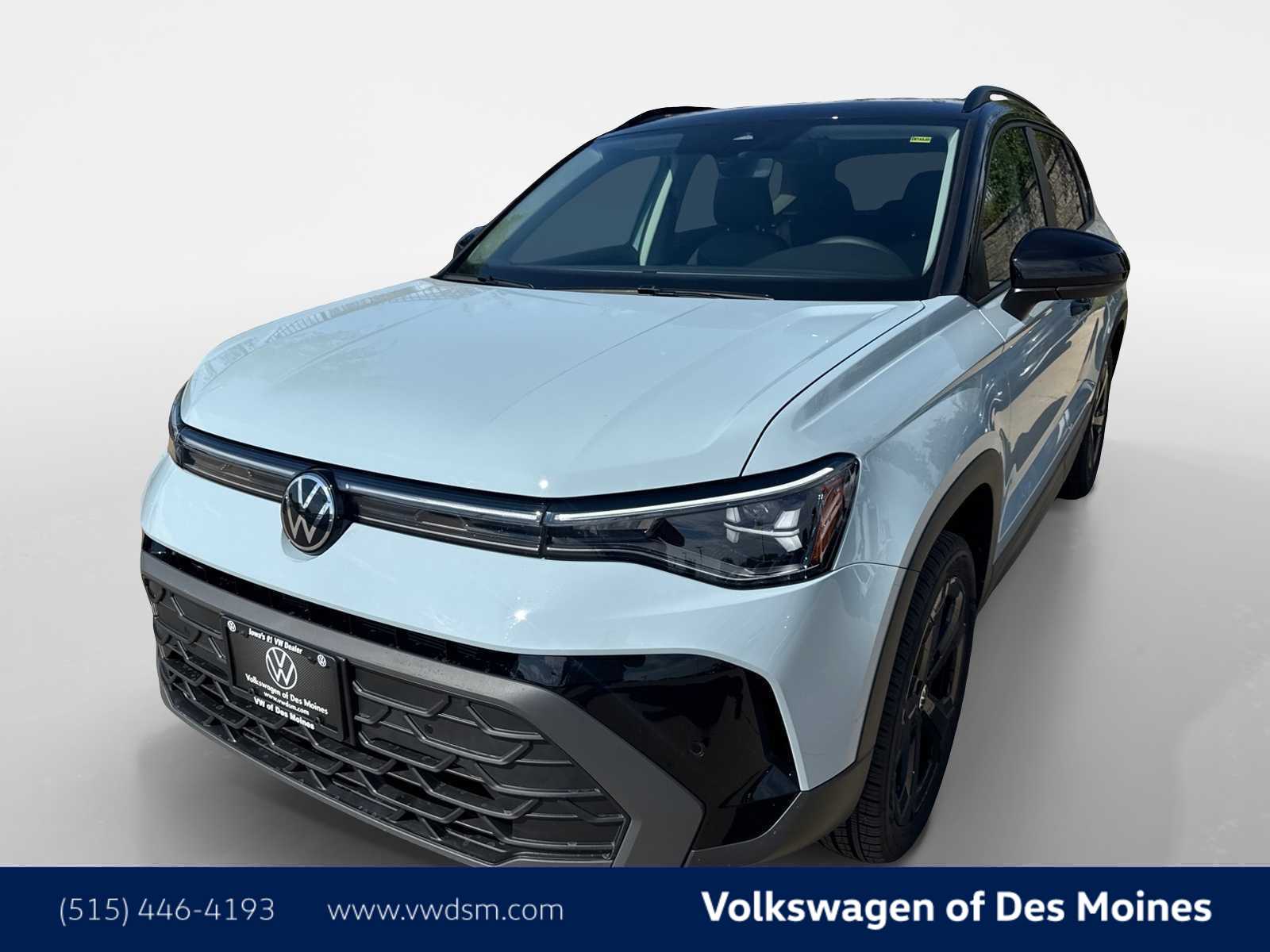 2025 Volkswagen Taos SE Black's photo