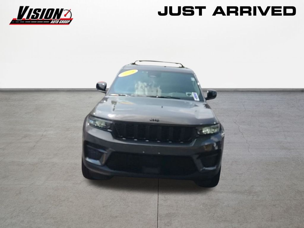 2024 Jeep Grand Cherokee Altitude X photo 3
