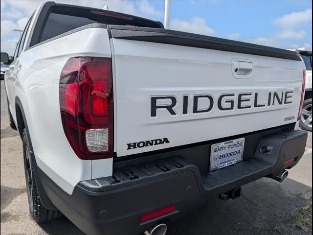 2025 Honda Ridgeline Black Edition photo 5