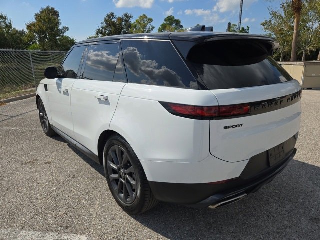 2024 Land Rover Range Rover Sport SE photo 3