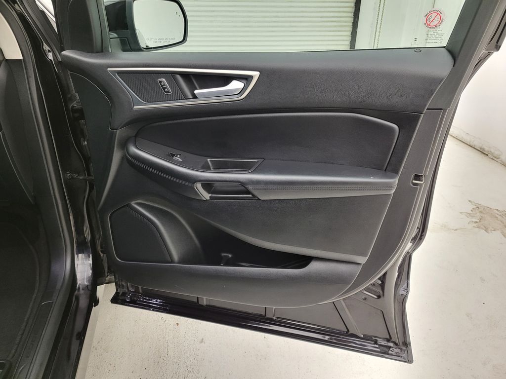 2024 Ford Edge SEL photo 32