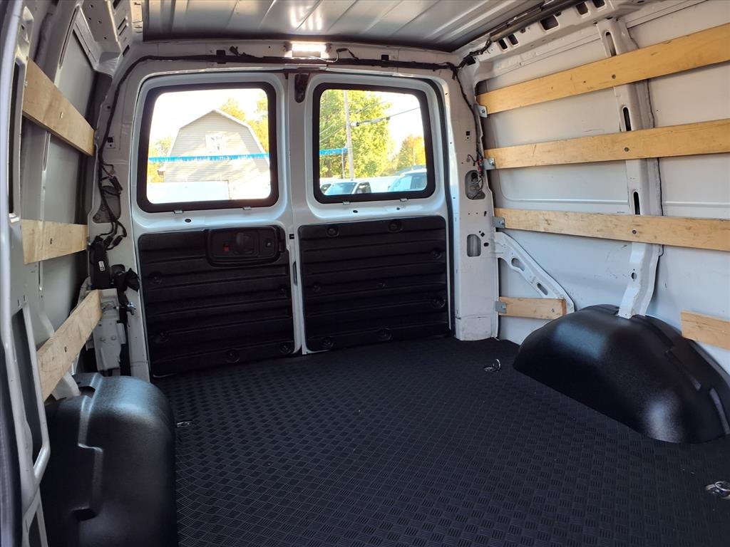 2022 Gmc Savana Cargo 2500 photo 6