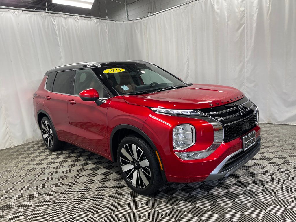 2025 Mitsubishi Outlander SEL photo 2