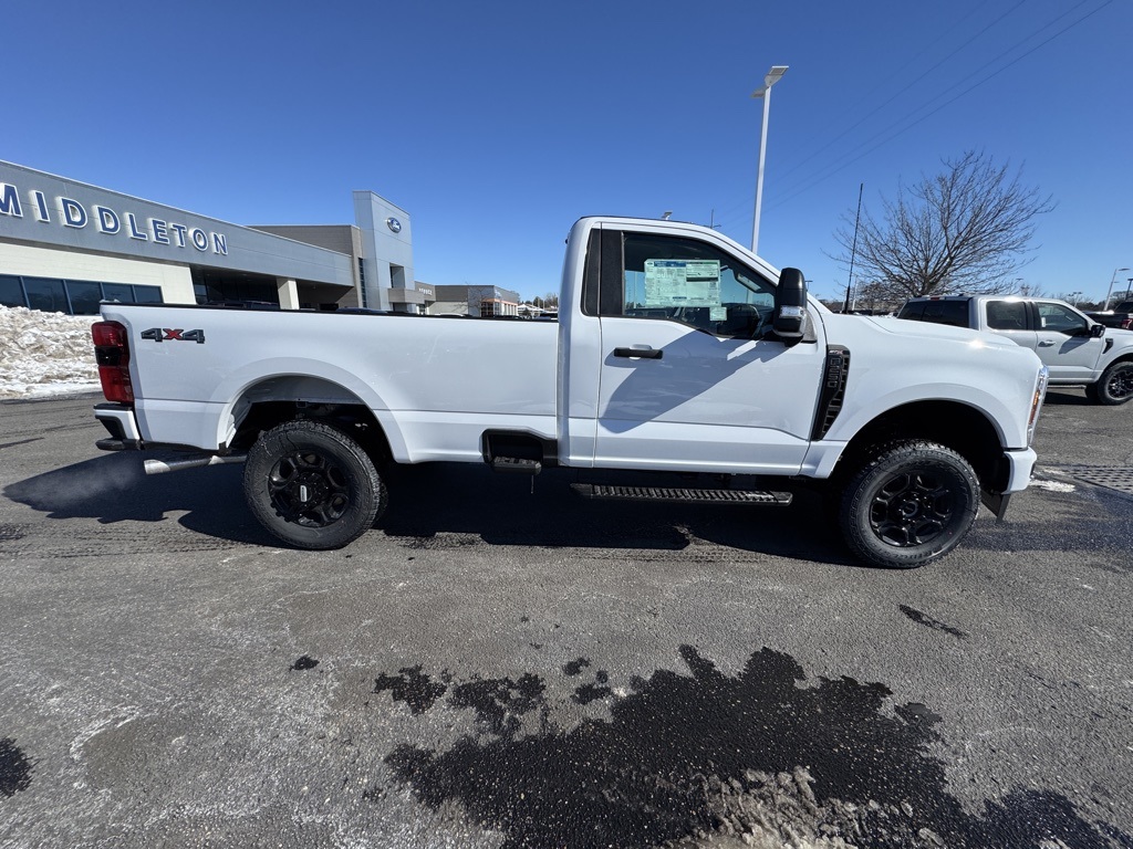 2025 Ford F-250 photo 3