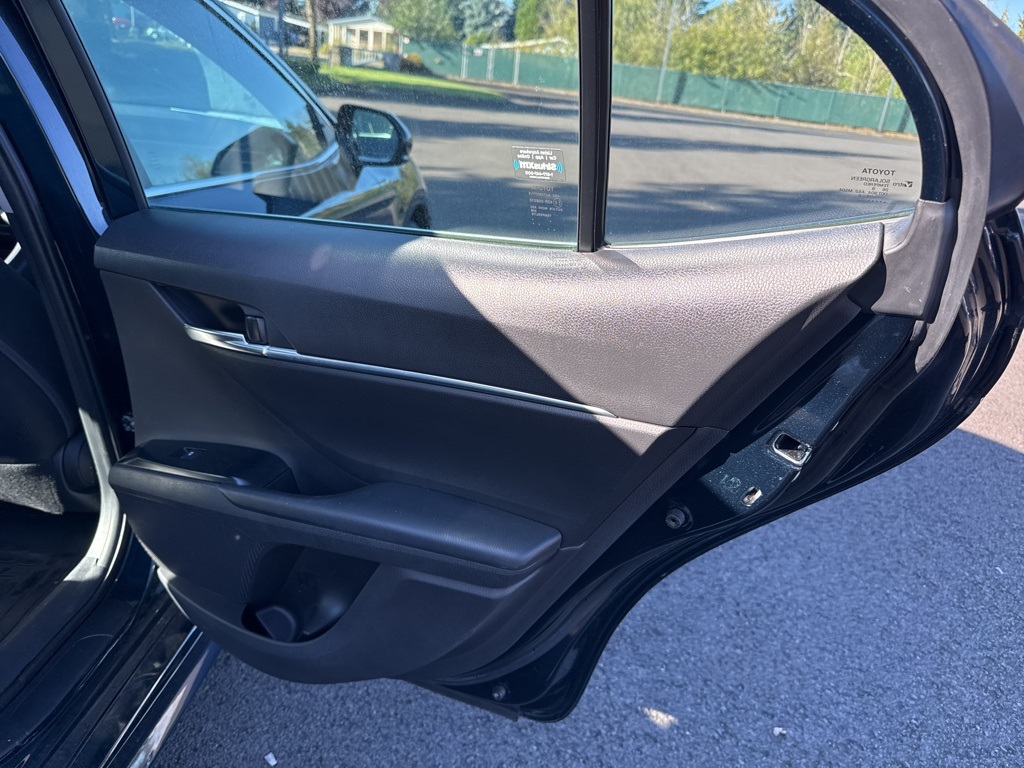 2020 Toyota Camry SE photo 20