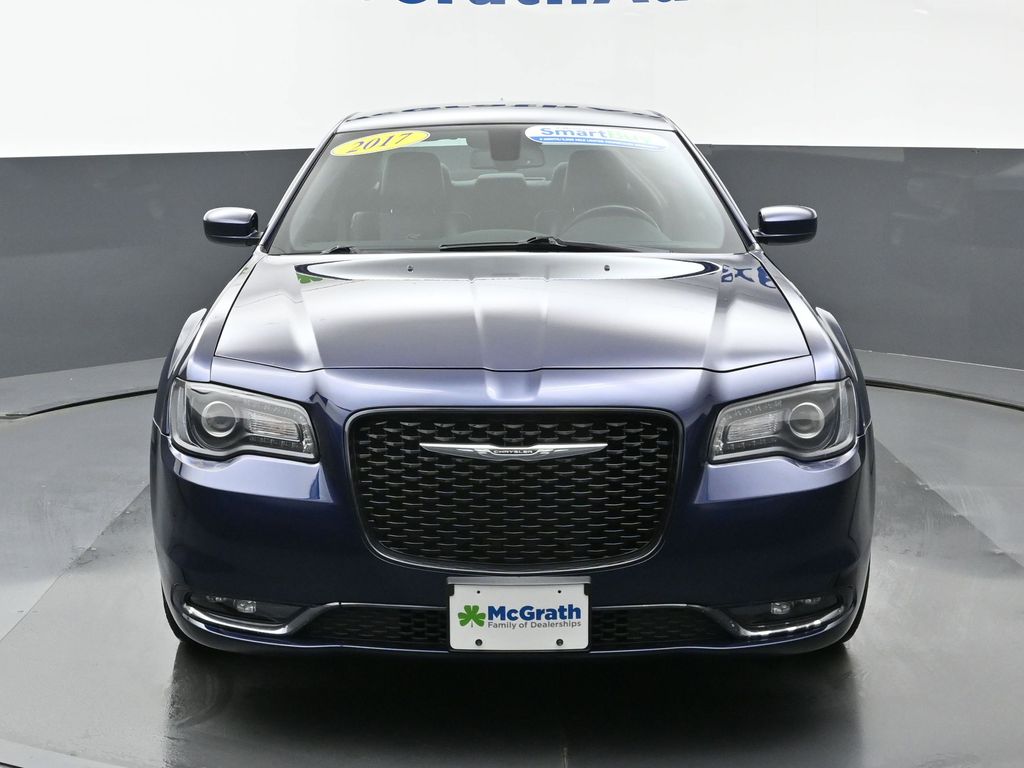 2017 Chrysler 300 S photo 3