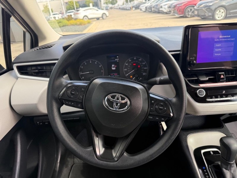 2025 Toyota Corolla LE photo 12