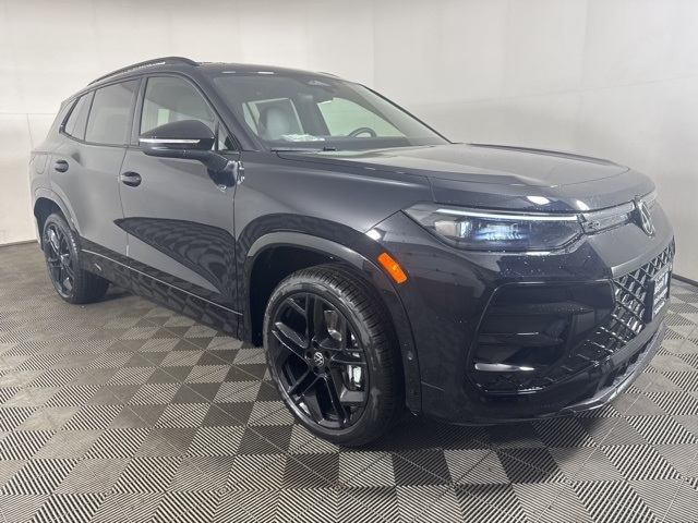 2026 Volkswagen Tiguan SE R-LINE BLACK's photo