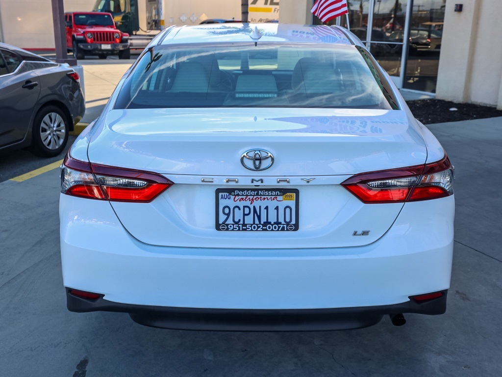 2022 Toyota Camry LE photo 3