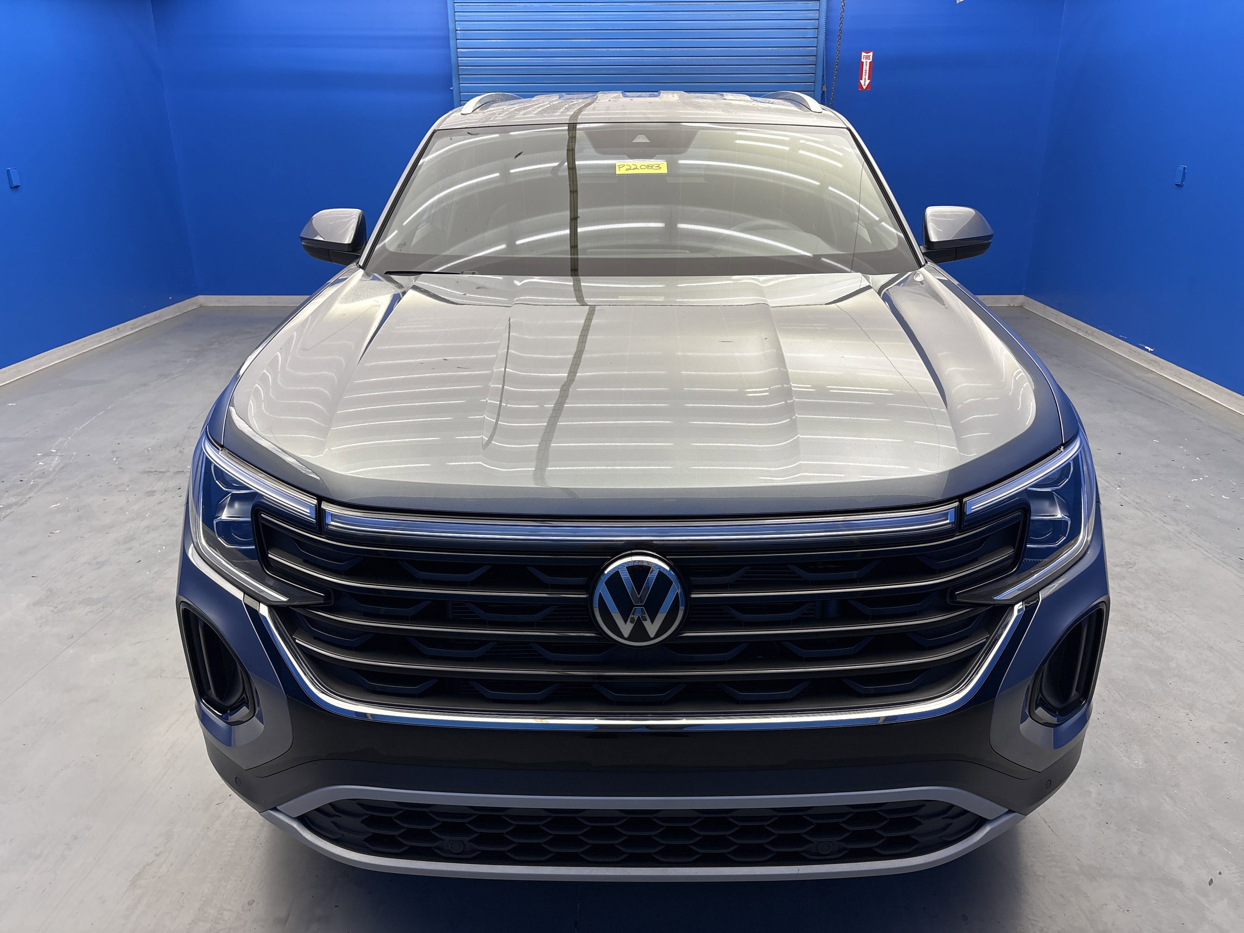 2024 Volkswagen Atlas Cross Sport SE Technology photo 3