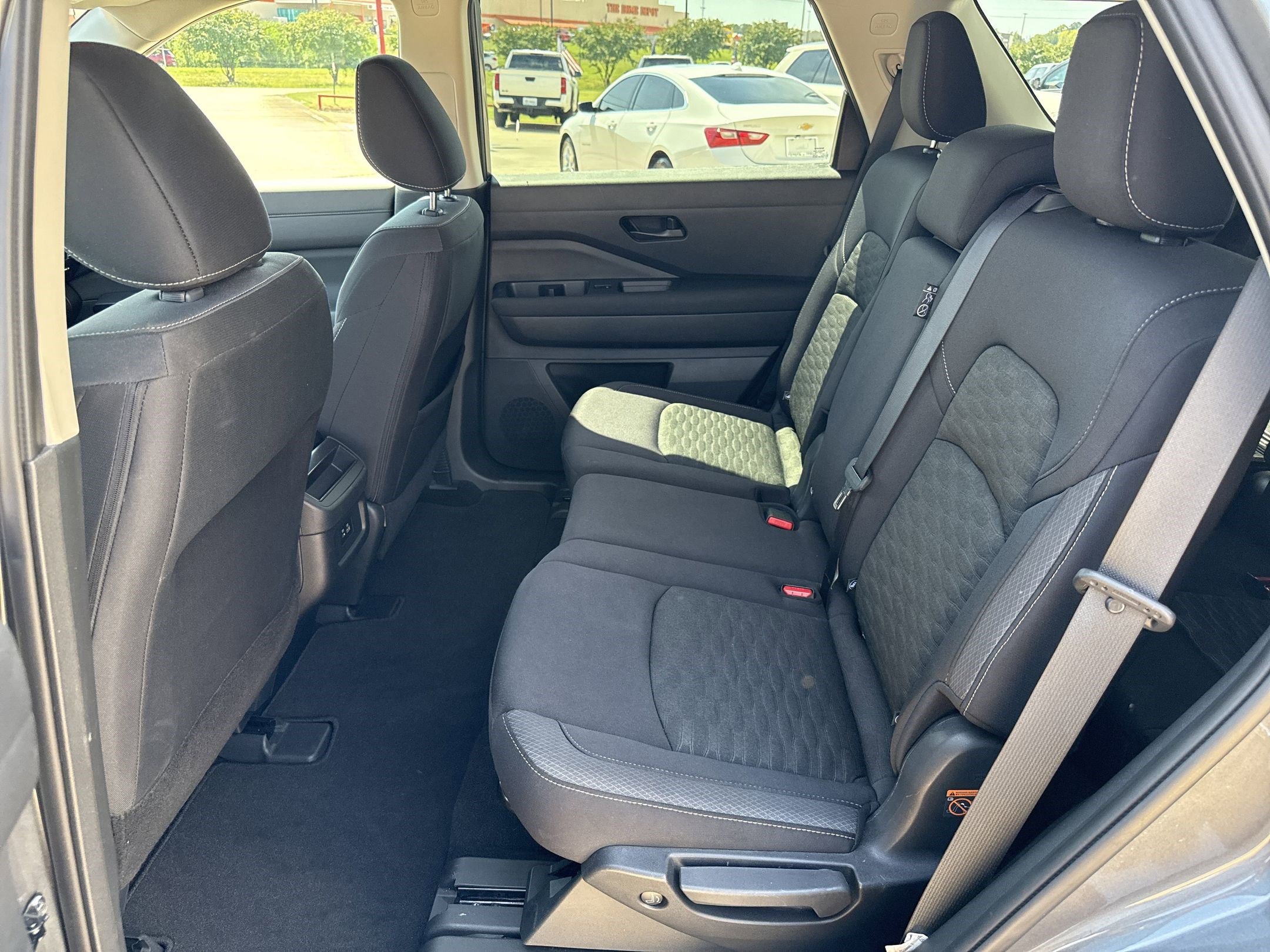 2023 Nissan Pathfinder S photo 13