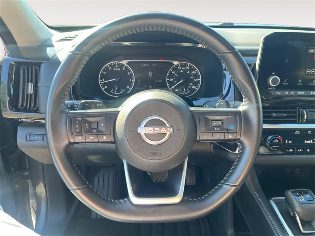 2024 Nissan Pathfinder SV photo 12