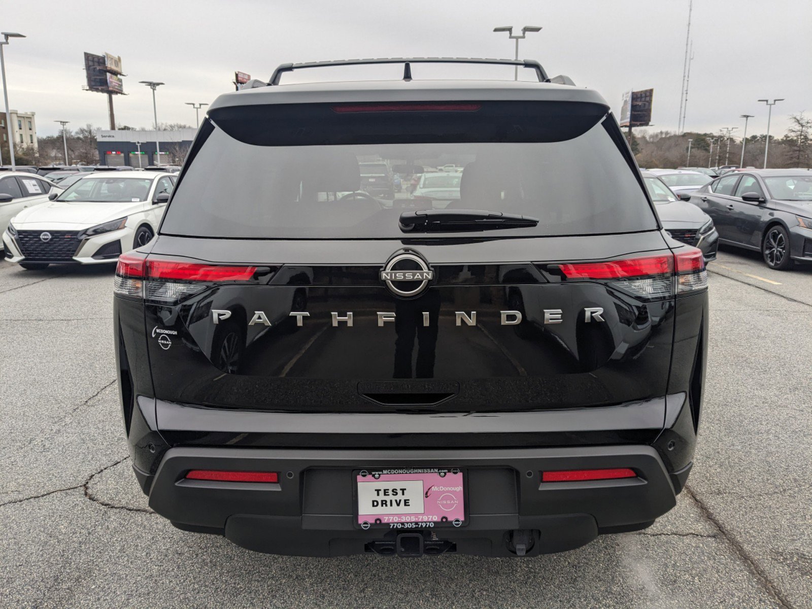 2025 Nissan Pathfinder SV photo 2