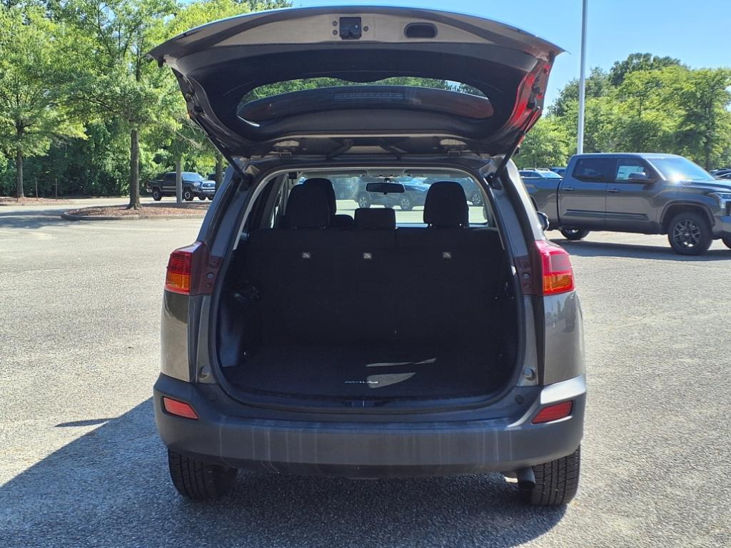 2015 Toyota RAV4 XLE photo 7