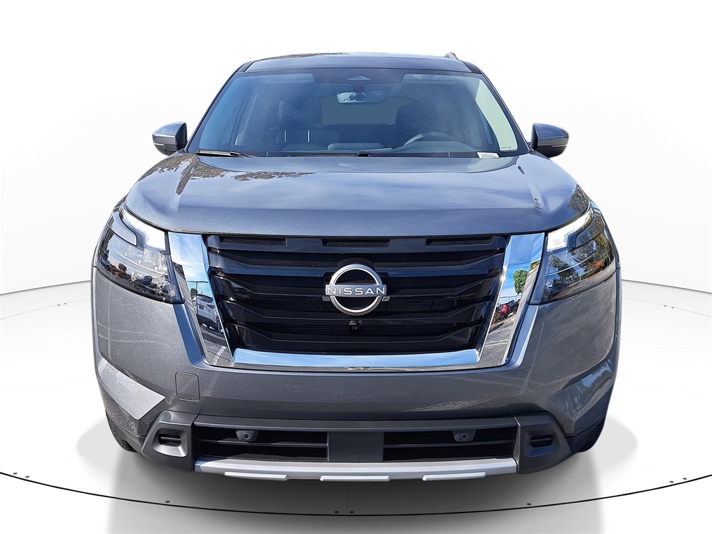 2025 Nissan Pathfinder SL photo 3