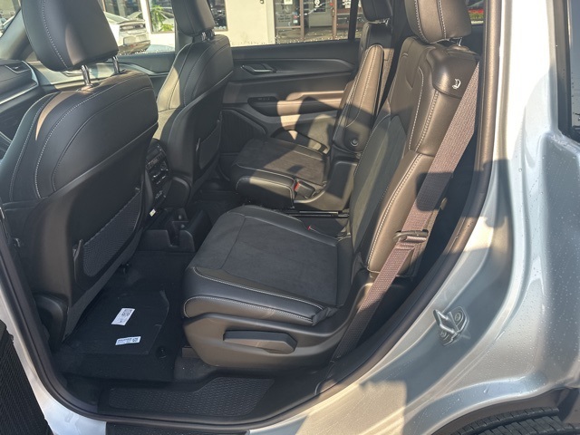 2025 Jeep Grand Cherokee Altitude X photo 7