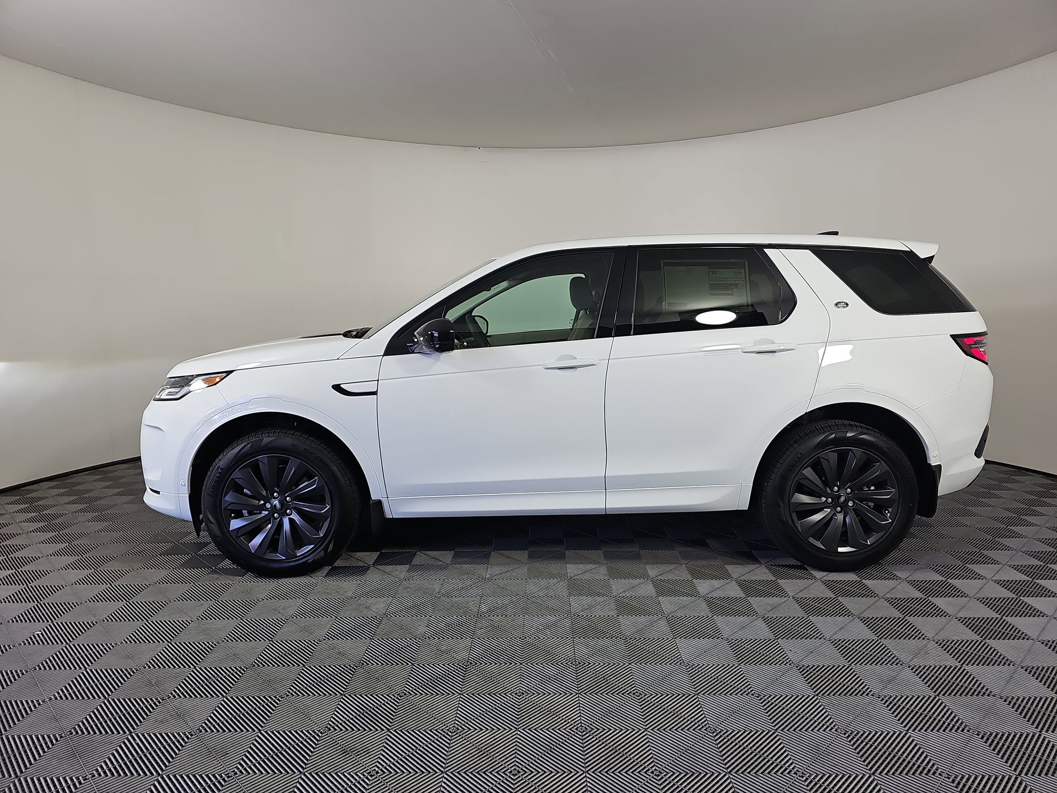 2025 Land Rover Discovery Sport S photo 2