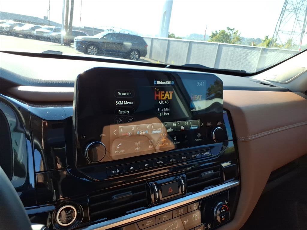 2024 Nissan Pathfinder Platinum photo 18