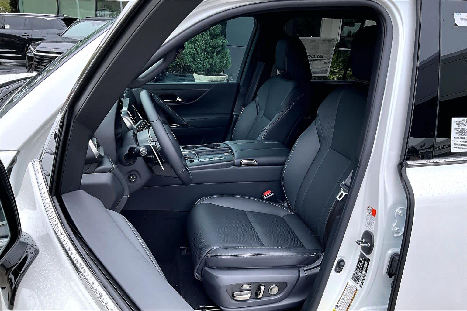 2026 Lexus LX 600 Luxury - Photo 17