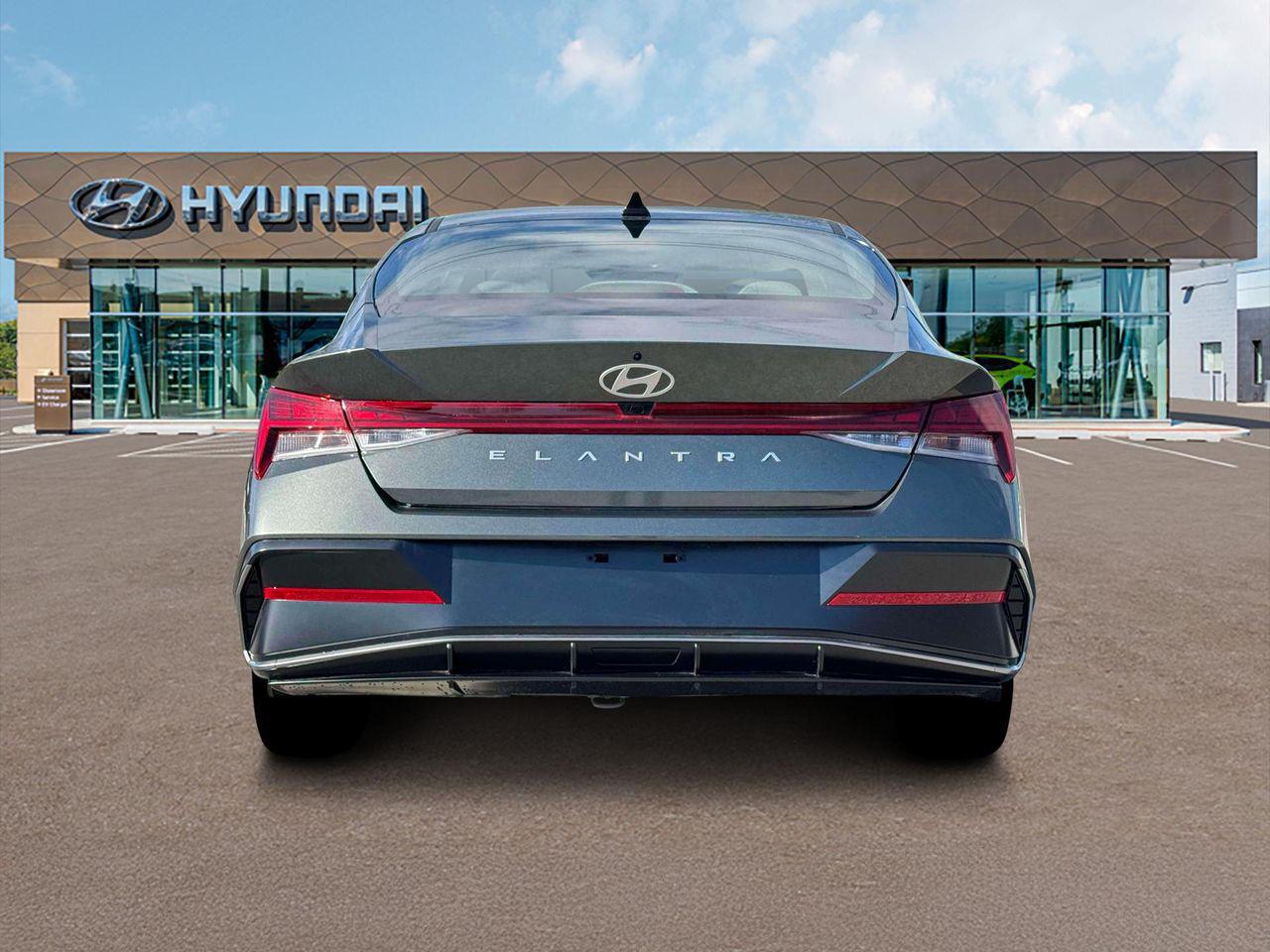 2025 Hyundai Elantra SEL Convenience photo 5