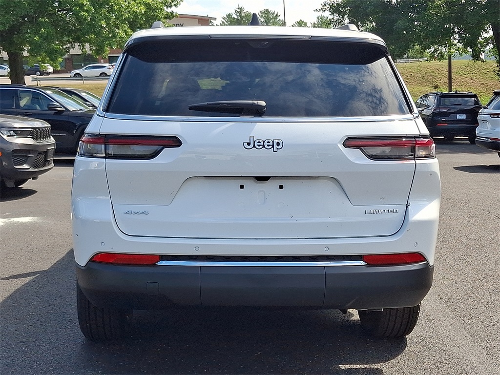 2025 Jeep Grand Cherokee Limited photo 3