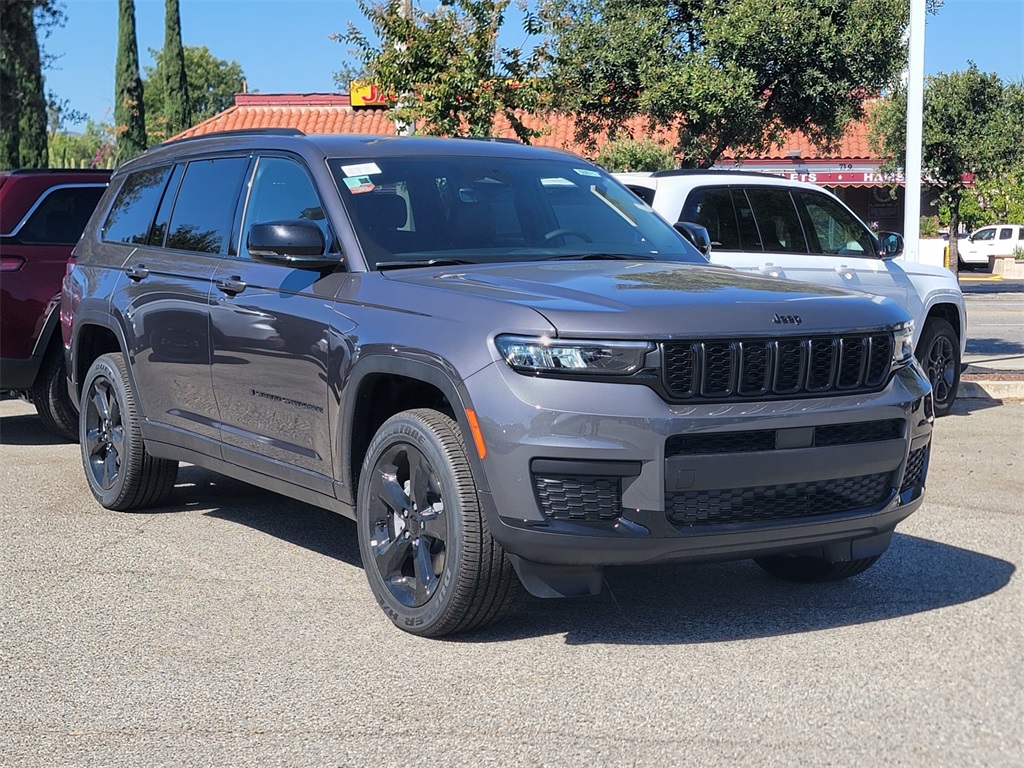 2025 Jeep Grand Cherokee L Altitude's photo