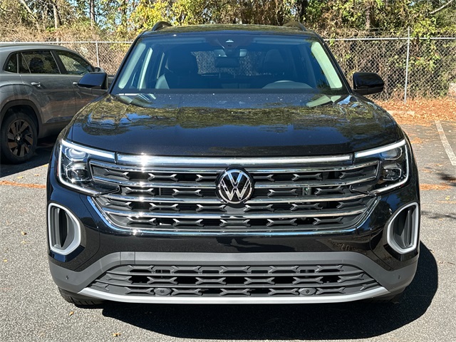 2026 Volkswagen Atlas SE Technology photo 2