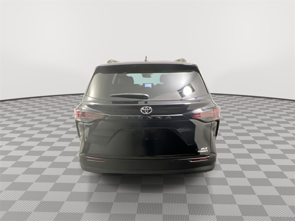 2024 Toyota Sienna XLE photo 5