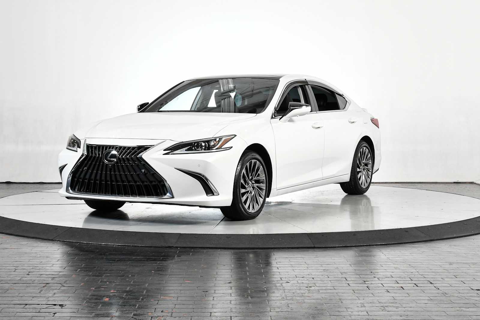 2025 Lexus ES 350 Luxury's photo