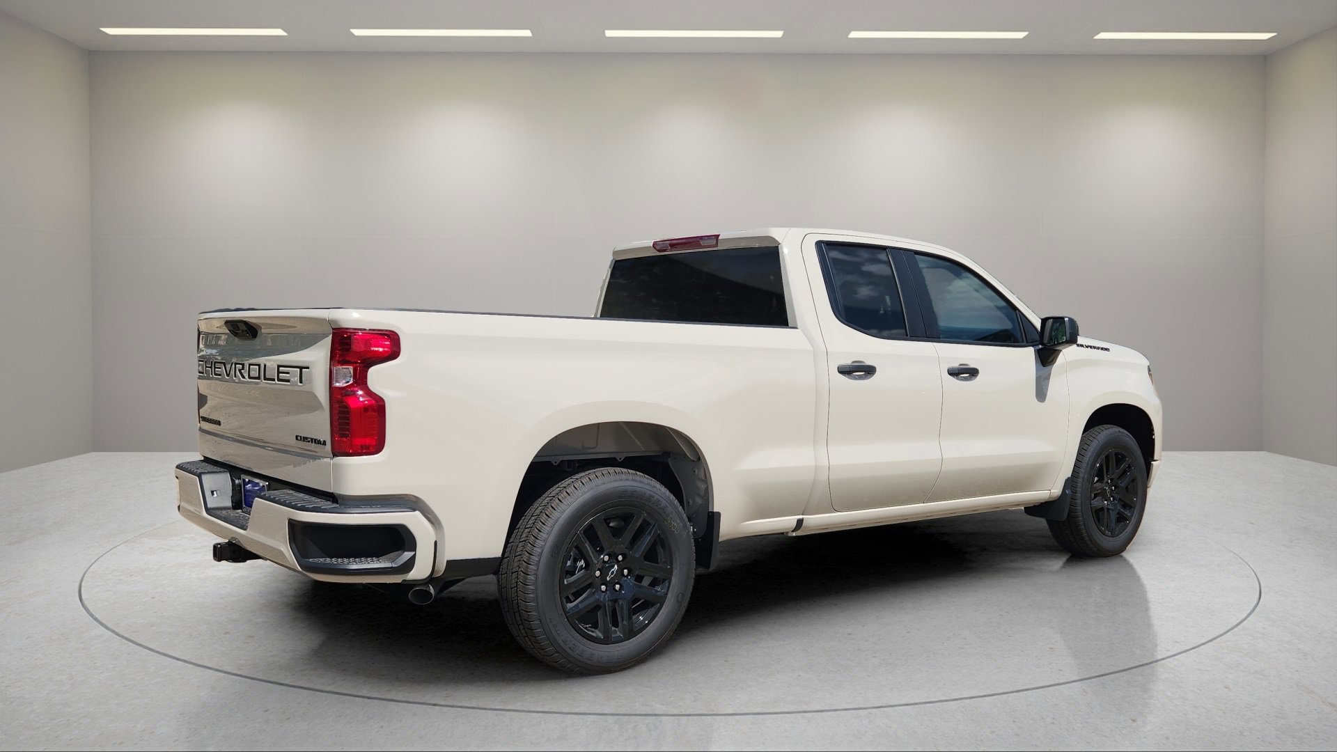 2026 Chevrolet Silverado 1500 Custom photo 3